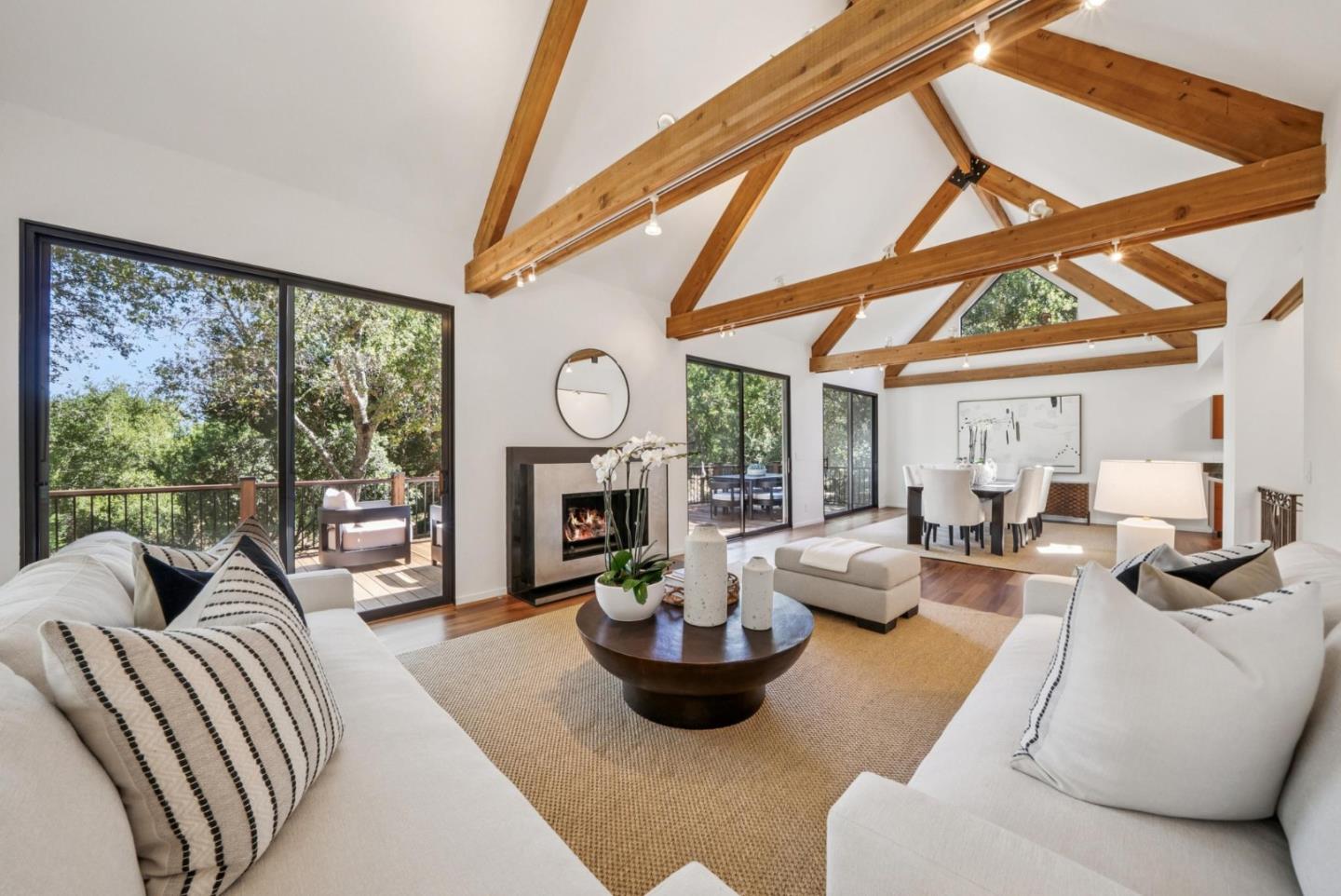 Detail Gallery Image 12 of 43 For 2 Thistle St, Portola Valley,  CA 94028 - 3 Beds | 3/1 Baths