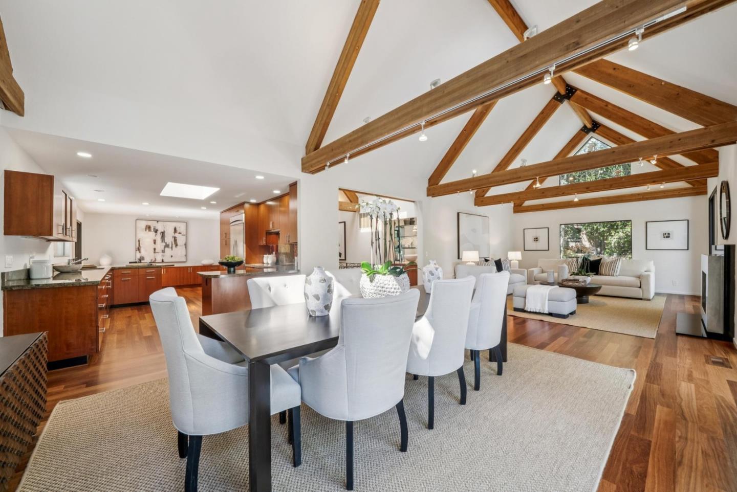 Detail Gallery Image 15 of 43 For 2 Thistle St, Portola Valley,  CA 94028 - 3 Beds | 3/1 Baths