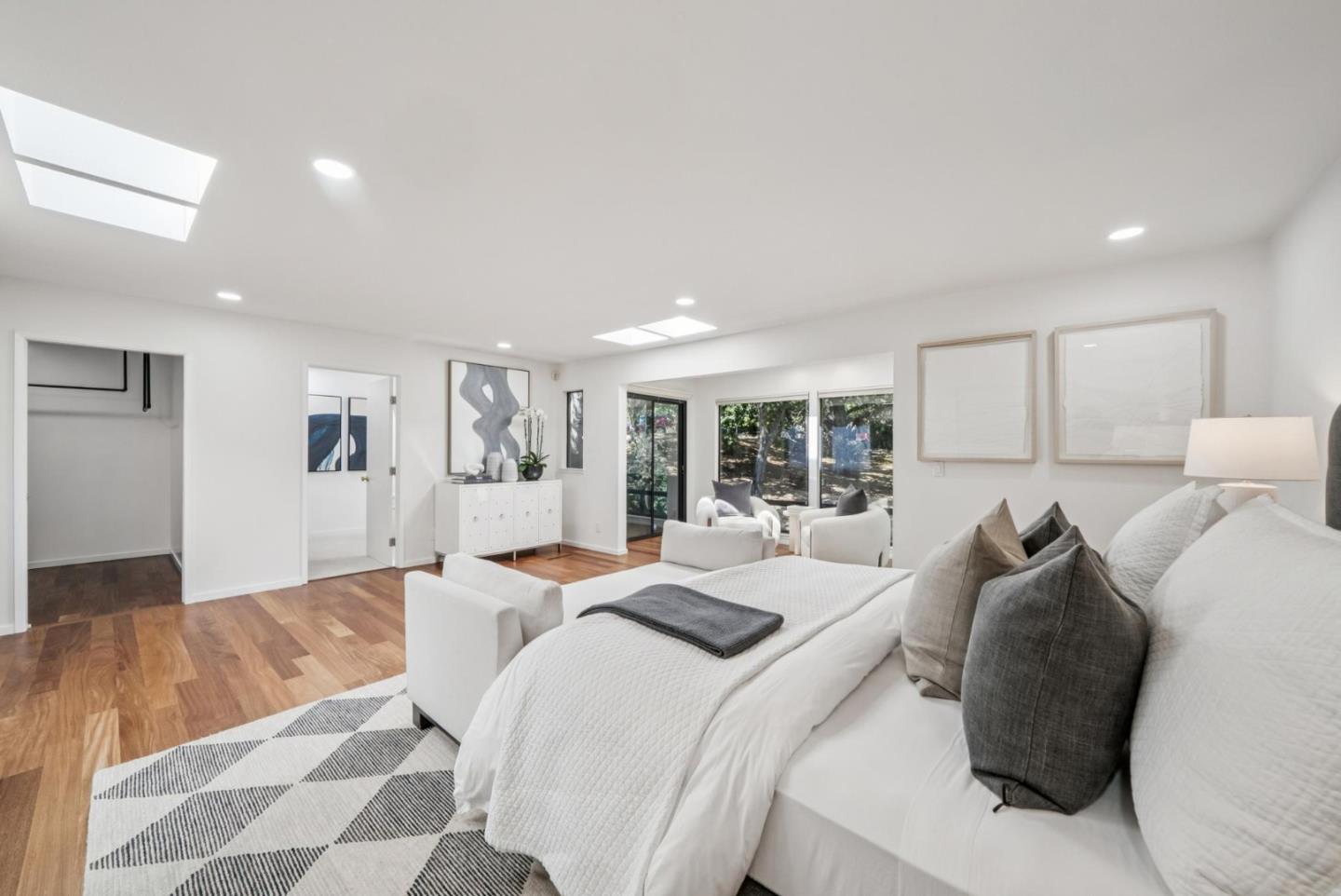 Detail Gallery Image 17 of 43 For 2 Thistle St, Portola Valley,  CA 94028 - 3 Beds | 3/1 Baths