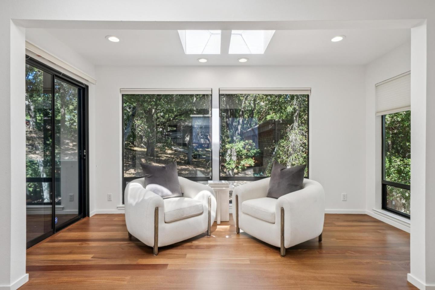 Detail Gallery Image 18 of 43 For 2 Thistle St, Portola Valley,  CA 94028 - 3 Beds | 3/1 Baths