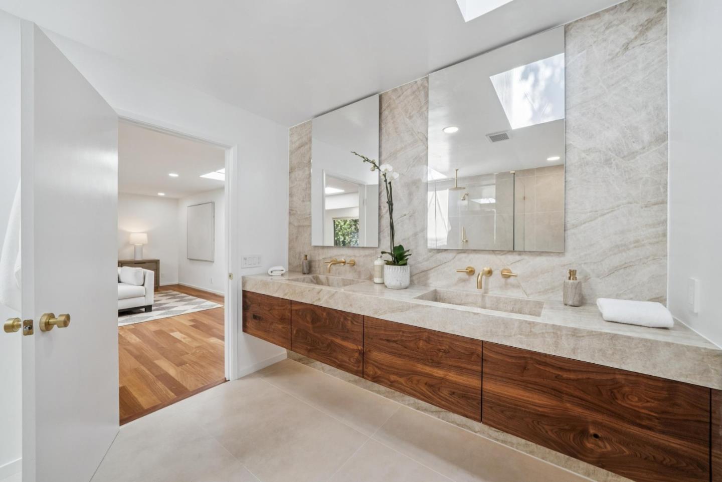 Detail Gallery Image 21 of 43 For 2 Thistle St, Portola Valley,  CA 94028 - 3 Beds | 3/1 Baths