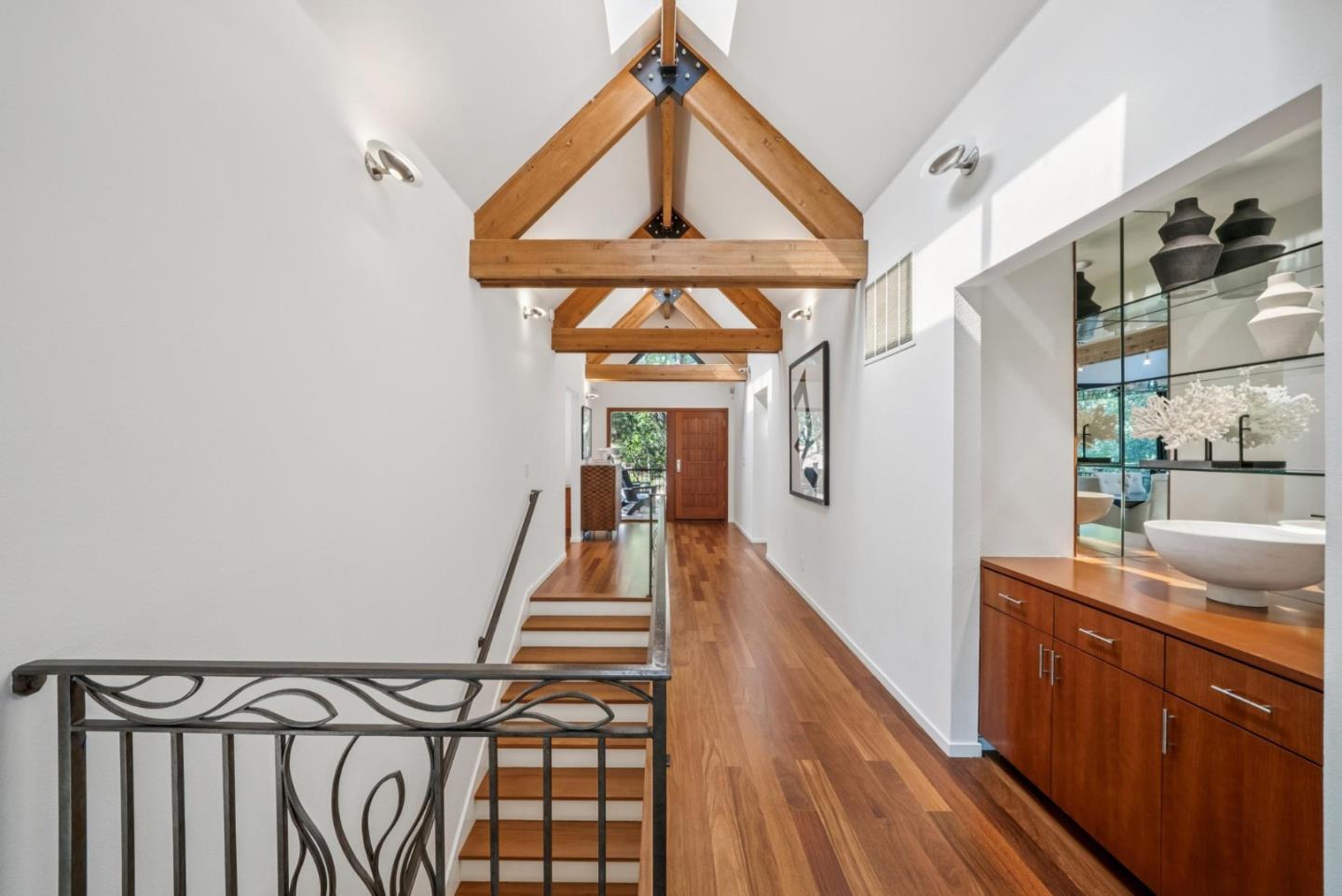 Detail Gallery Image 23 of 43 For 2 Thistle St, Portola Valley,  CA 94028 - 3 Beds | 3/1 Baths