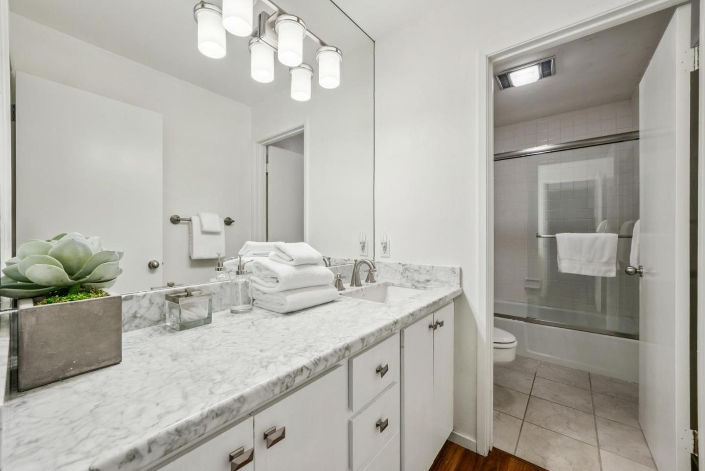 Detail Gallery Image 28 of 43 For 2 Thistle St, Portola Valley,  CA 94028 - 3 Beds | 3/1 Baths