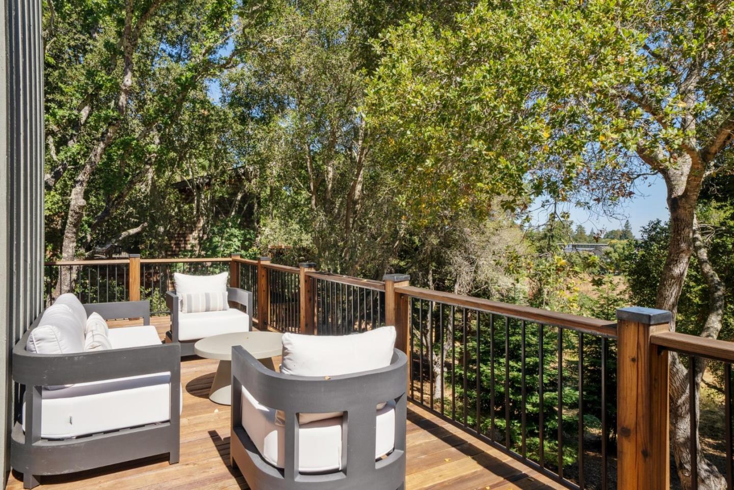 Detail Gallery Image 32 of 43 For 2 Thistle St, Portola Valley,  CA 94028 - 3 Beds | 3/1 Baths