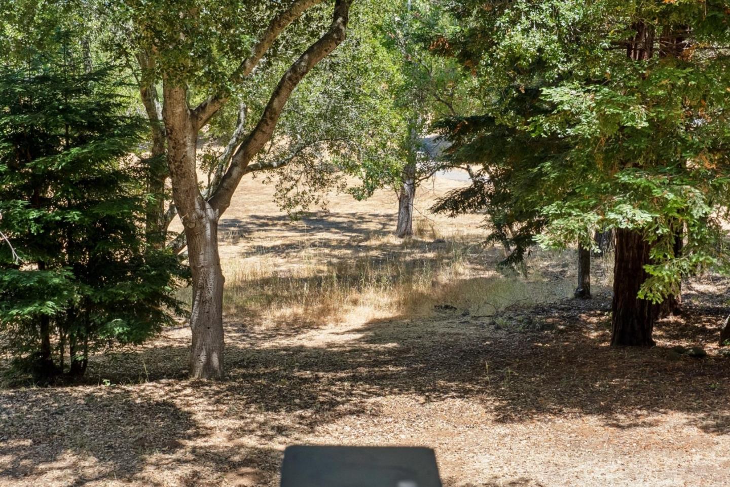 Detail Gallery Image 39 of 43 For 2 Thistle St, Portola Valley,  CA 94028 - 3 Beds | 3/1 Baths
