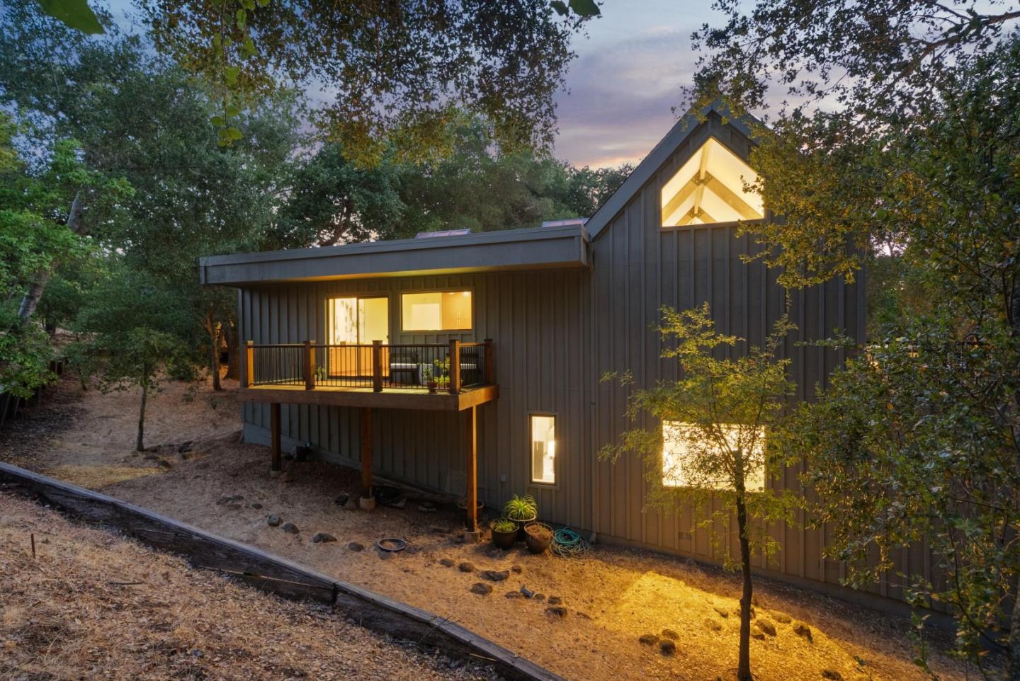 Detail Gallery Image 40 of 43 For 2 Thistle St, Portola Valley,  CA 94028 - 3 Beds | 3/1 Baths