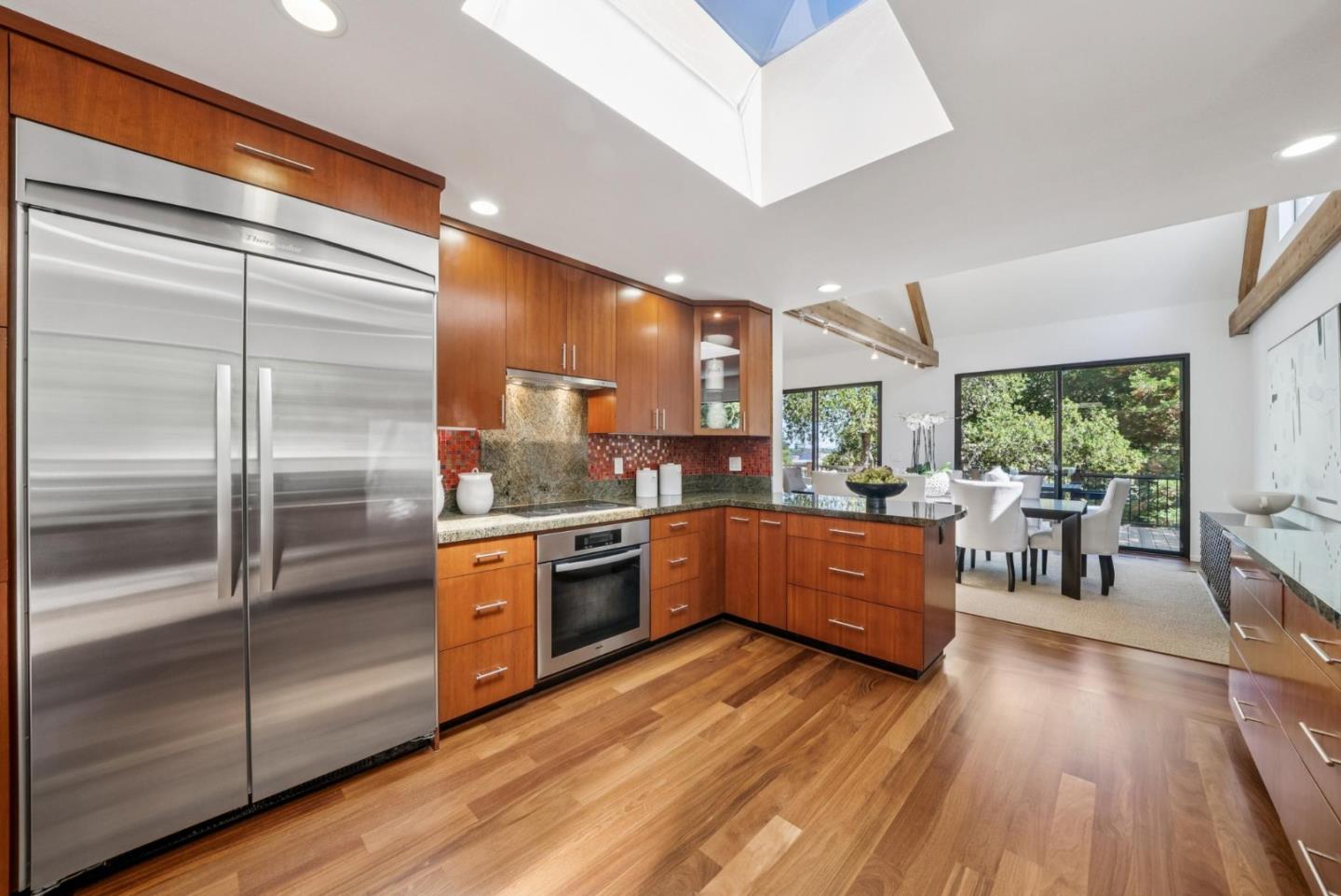 Detail Gallery Image 9 of 43 For 2 Thistle St, Portola Valley,  CA 94028 - 3 Beds | 3/1 Baths