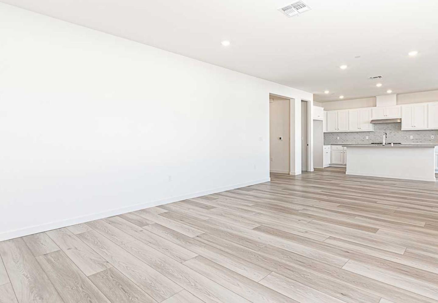 Detail Gallery Image 5 of 7 For 3060 Benitti St, Lathrop,  CA 95330 - 4 Beds | 3 Baths