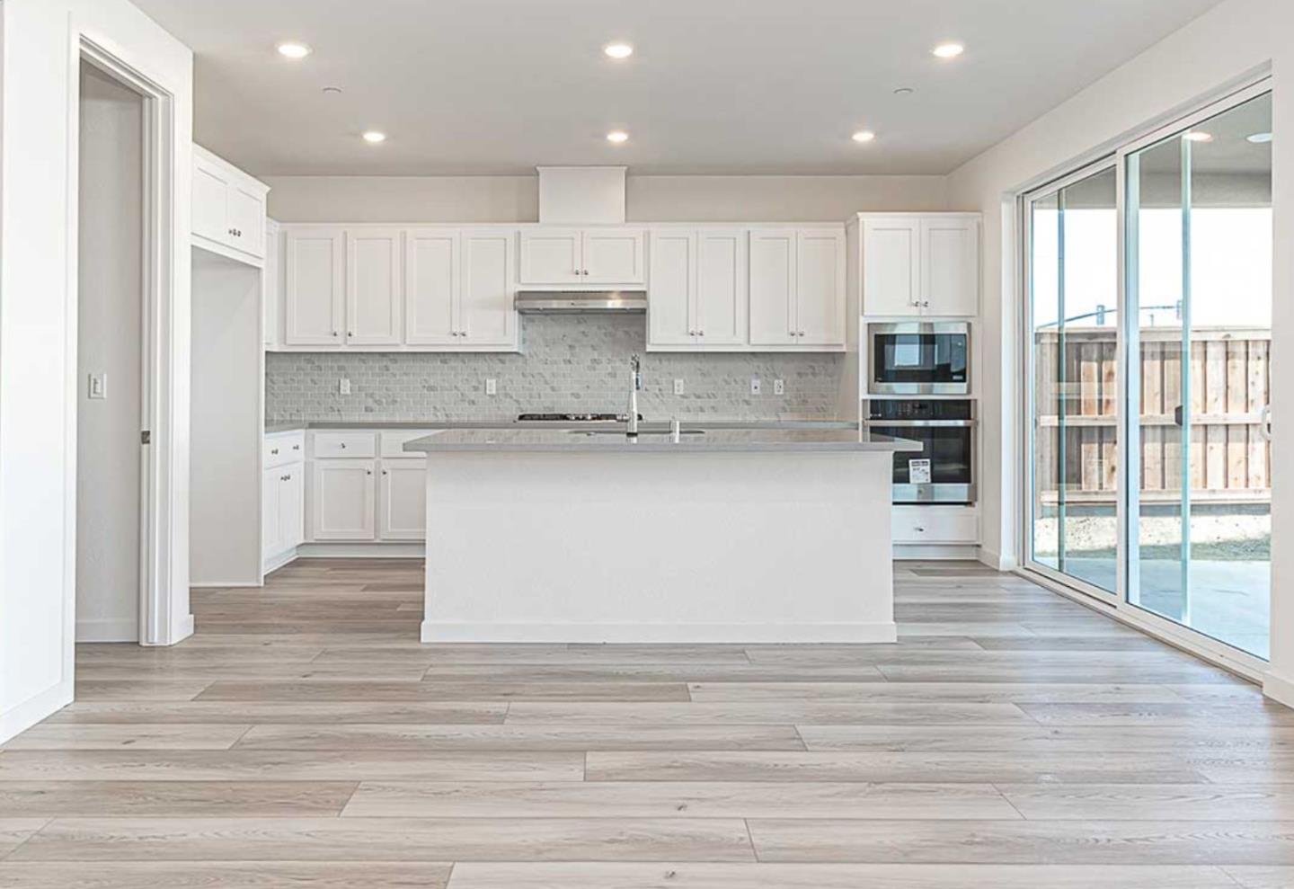 Detail Gallery Image 6 of 7 For 3060 Benitti St, Lathrop,  CA 95330 - 4 Beds | 3 Baths