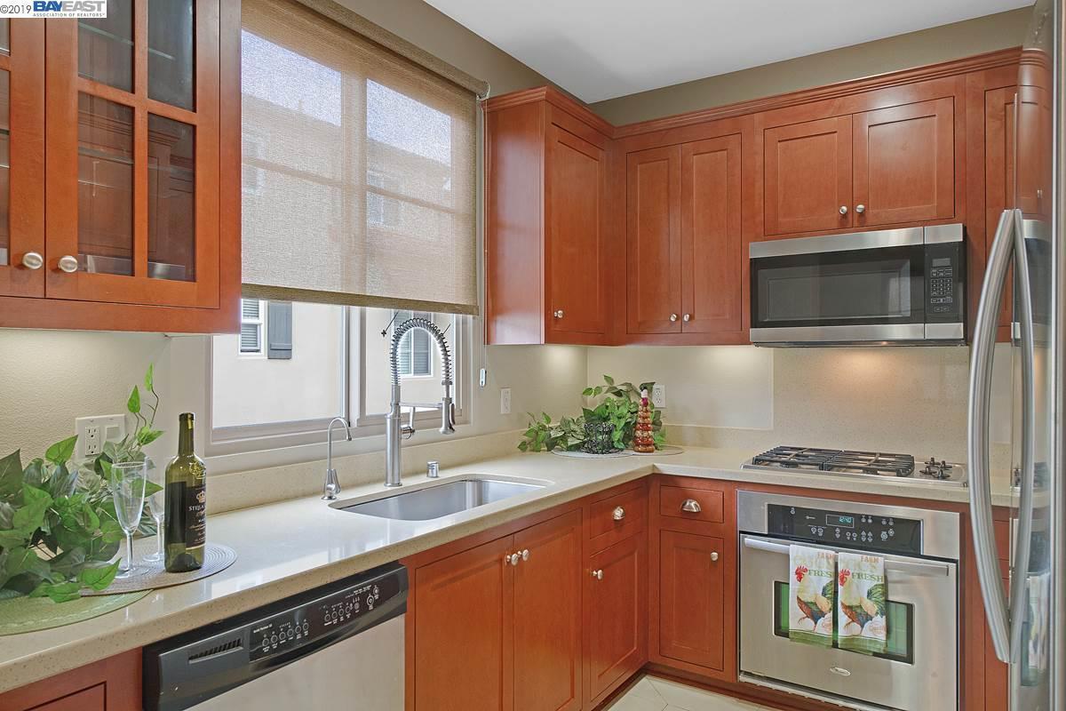 Detail Gallery Image 5 of 20 For 549 Ficus Ter #549,  Fremont,  CA 94539 - 3 Beds | 3 Baths