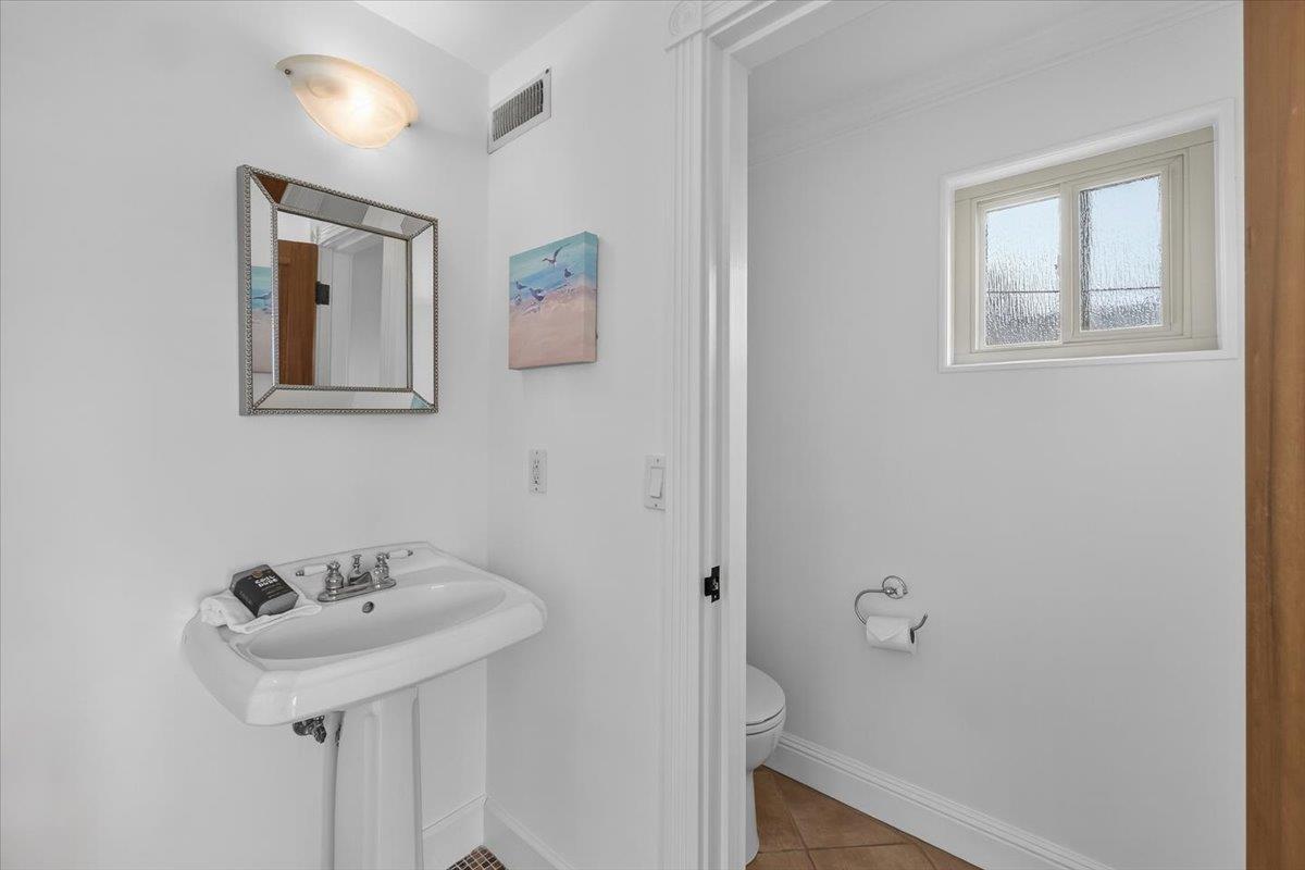 Detail Gallery Image 17 of 32 For 2065 Hacienda St, Seaside,  CA 93955 - 4 Beds | 3 Baths