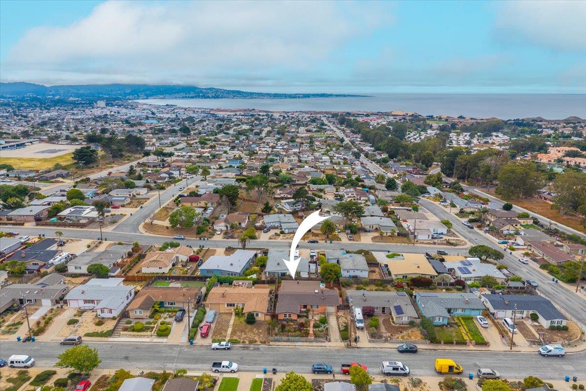 Detail Gallery Image 2 of 32 For 2065 Hacienda St, Seaside,  CA 93955 - 4 Beds | 3 Baths