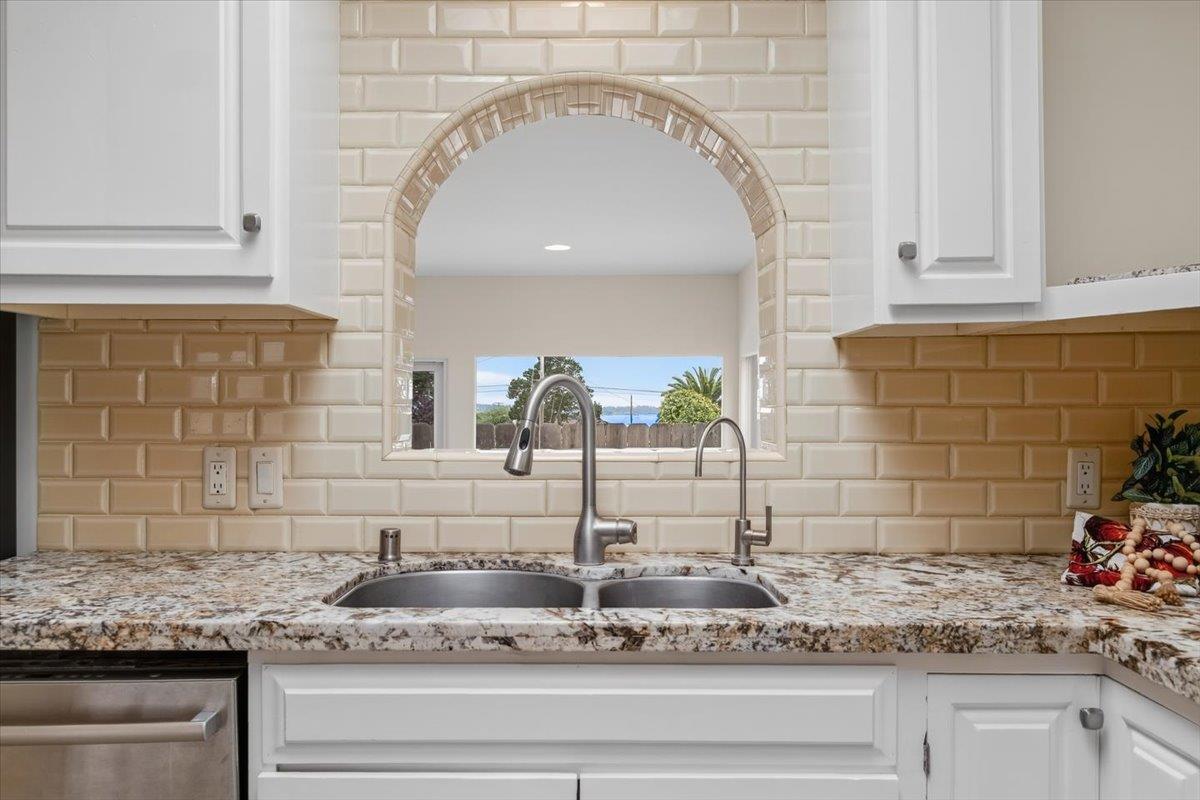 Detail Gallery Image 6 of 32 For 2065 Hacienda St, Seaside,  CA 93955 - 4 Beds | 3 Baths