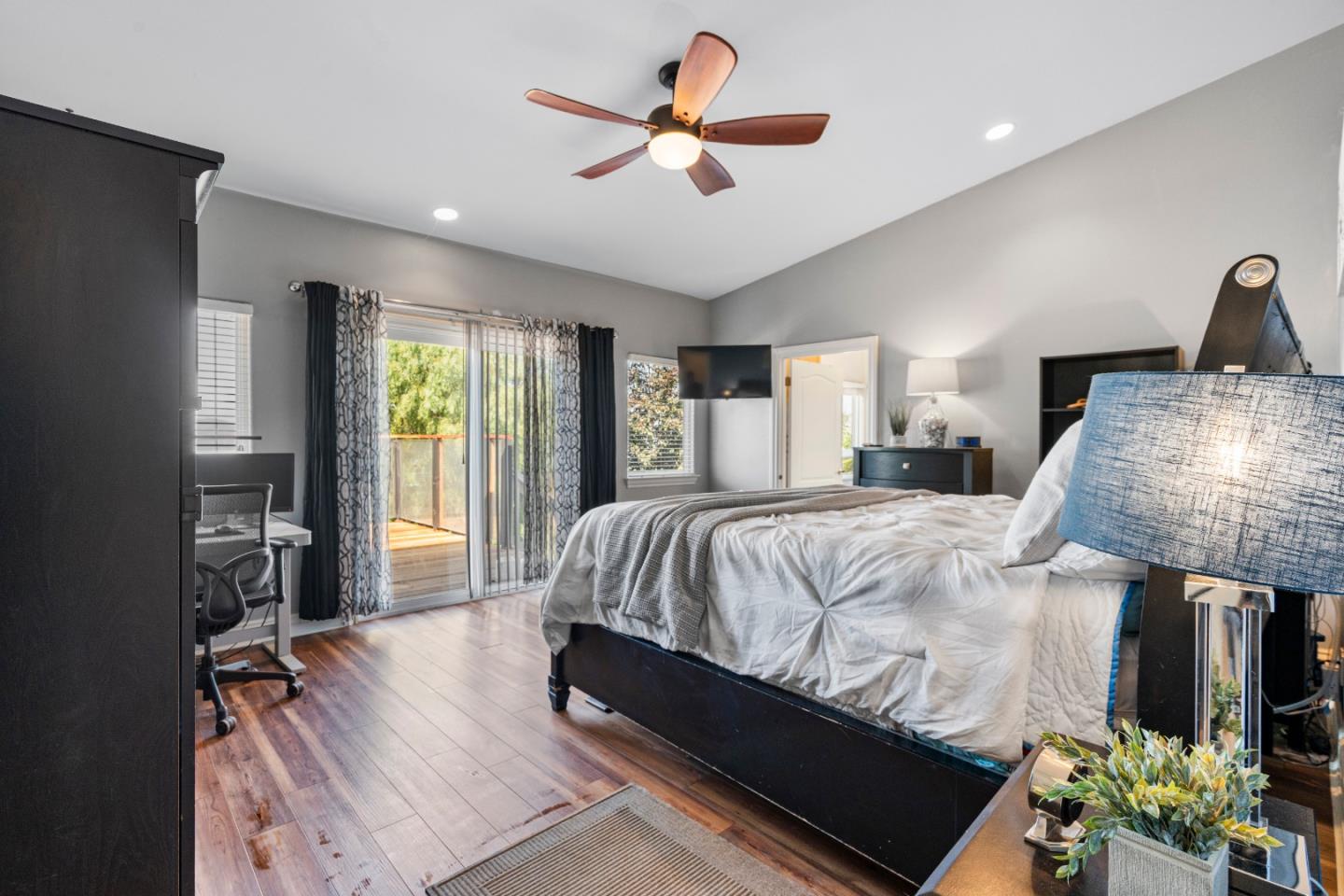Detail Gallery Image 12 of 48 For 313 Taryn Ct, Hollister,  CA 95023 - 4 Beds | 3 Baths