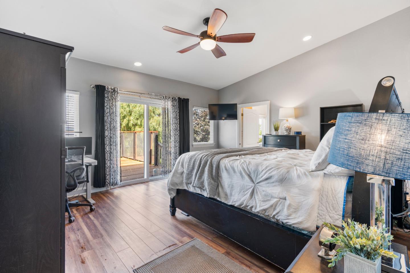 Detail Gallery Image 15 of 48 For 313 Taryn Ct, Hollister,  CA 95023 - 4 Beds | 3 Baths