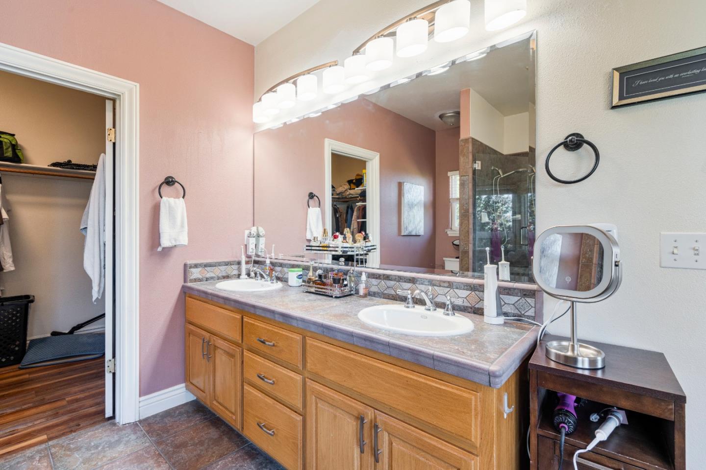 Detail Gallery Image 17 of 48 For 313 Taryn Ct, Hollister,  CA 95023 - 4 Beds | 3 Baths