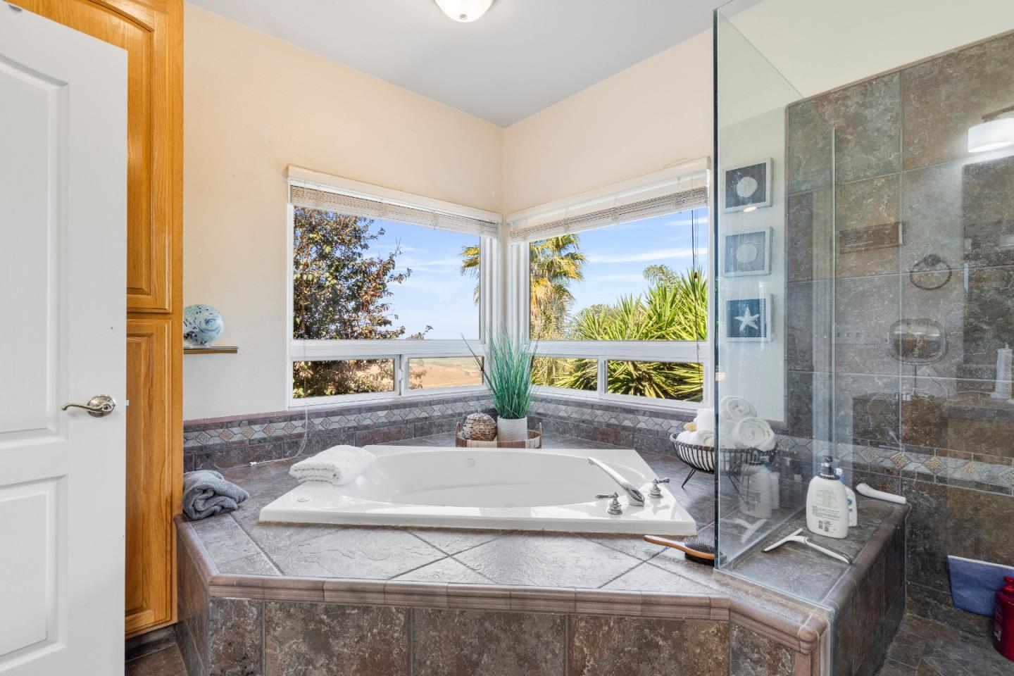 Detail Gallery Image 18 of 48 For 313 Taryn Ct, Hollister,  CA 95023 - 4 Beds | 3 Baths