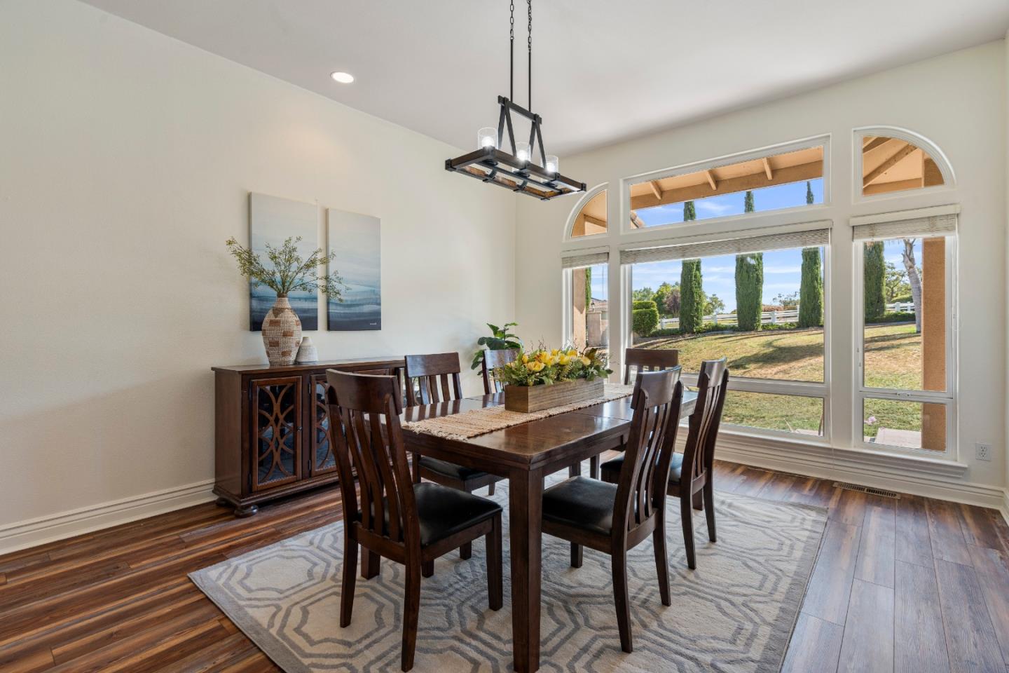 Detail Gallery Image 5 of 48 For 313 Taryn Ct, Hollister,  CA 95023 - 4 Beds | 3 Baths