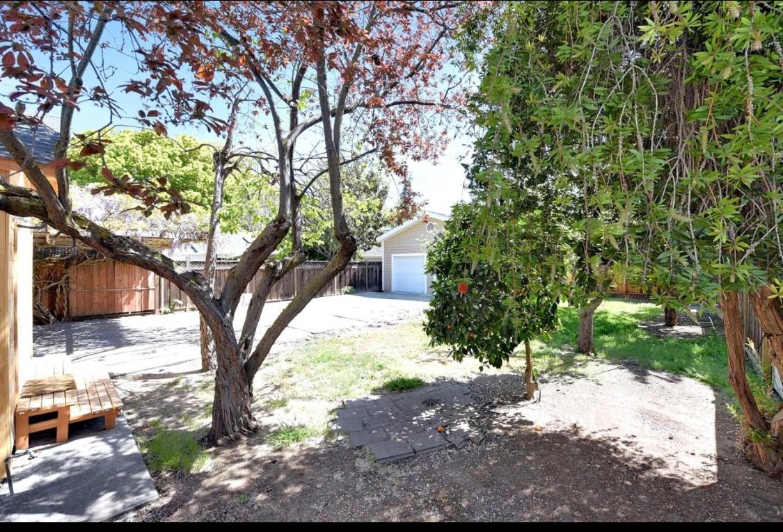 Detail Gallery Image 4 of 9 For 512 Fisk Ave, San Jose,  CA 95125 - 2 Beds | 1 Baths