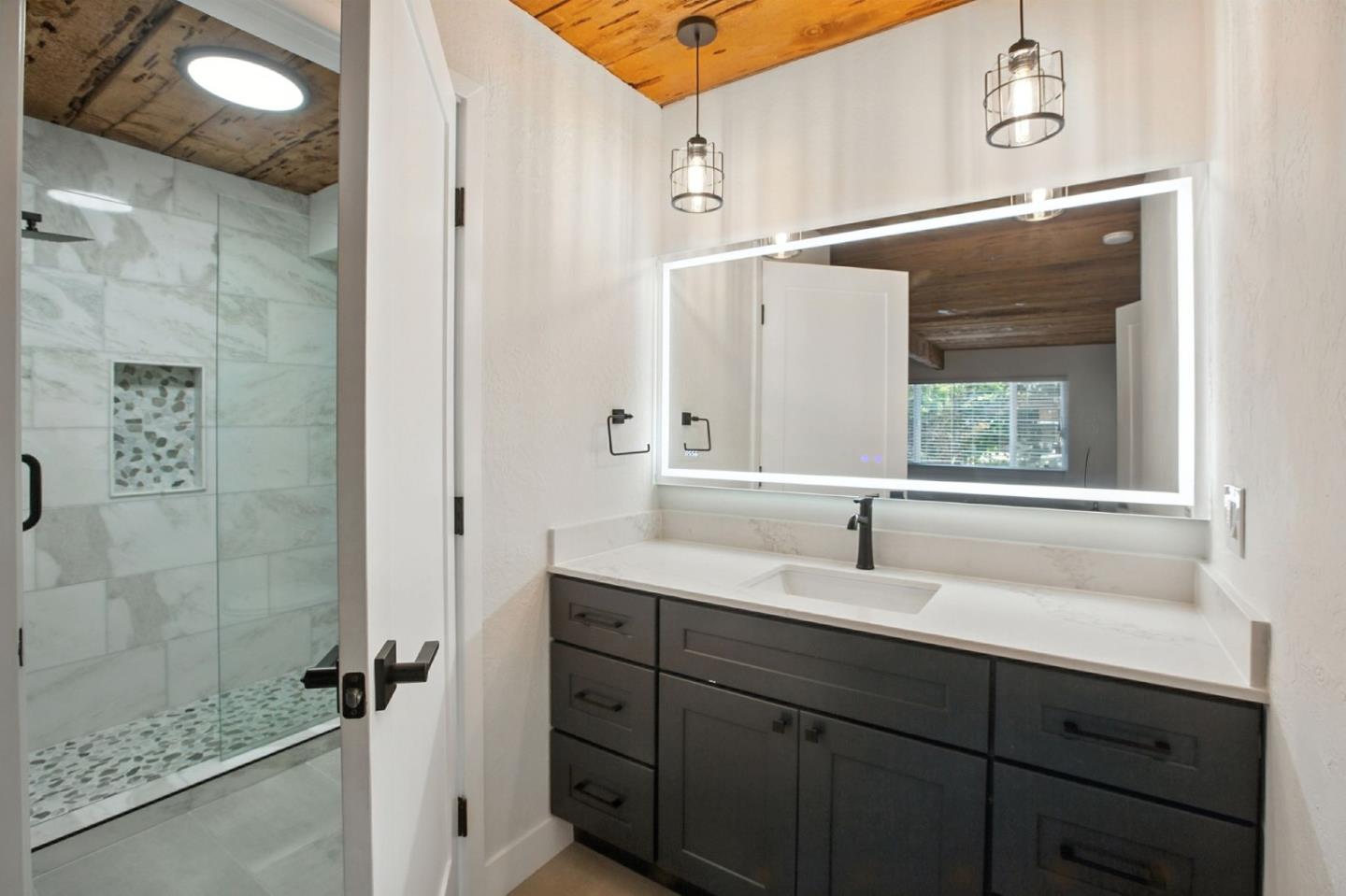 Detail Gallery Image 11 of 25 For 4528 Soquel Wharf Rd, Soquel,  CA 95073 - 3 Beds | 2 Baths