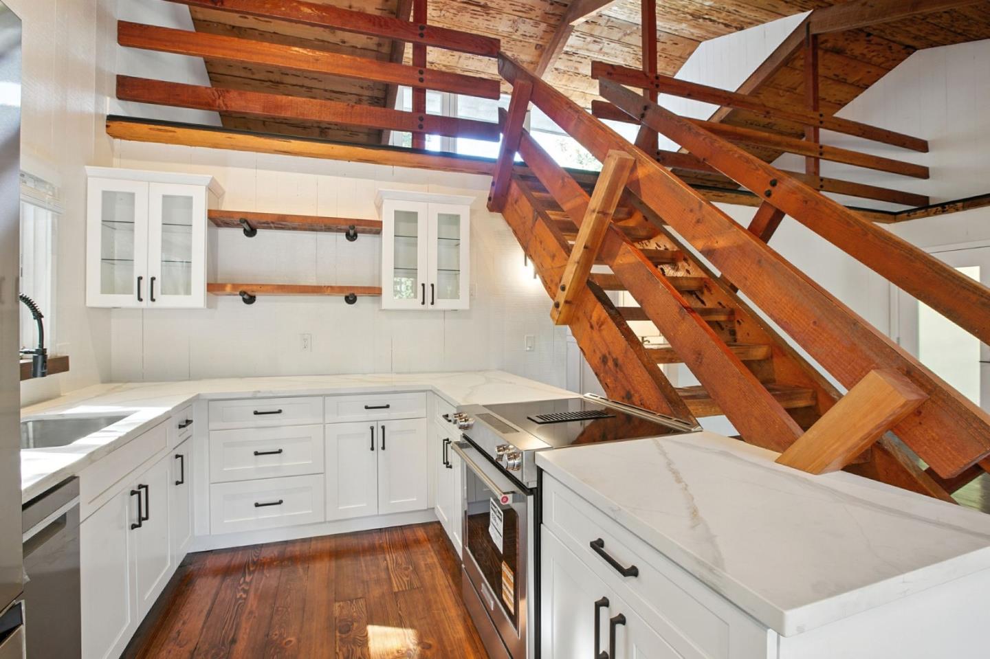 Detail Gallery Image 6 of 25 For 4528 Soquel Wharf Rd, Soquel,  CA 95073 - 3 Beds | 2 Baths
