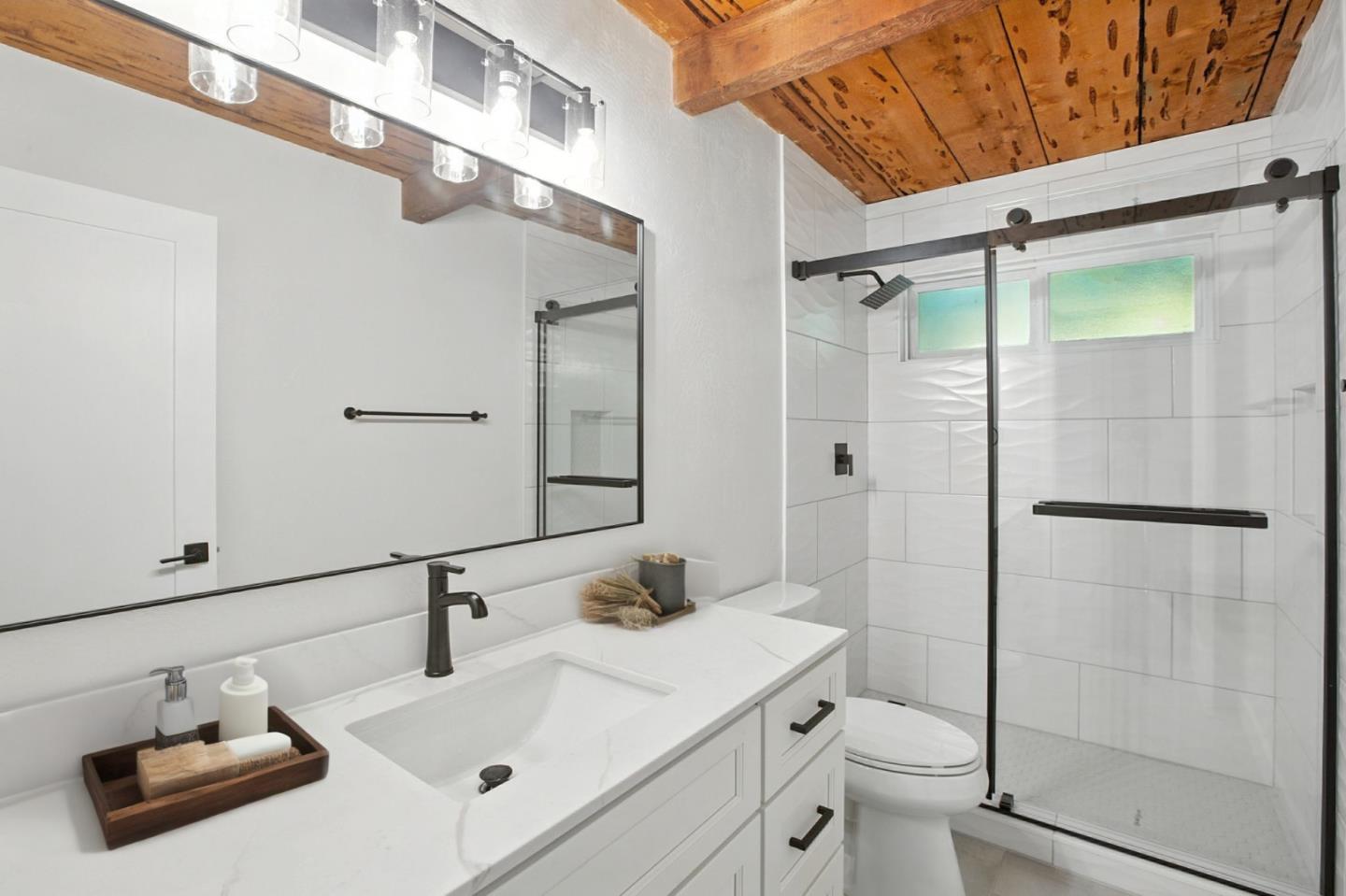 Detail Gallery Image 7 of 25 For 4528 Soquel Wharf Rd, Soquel,  CA 95073 - 3 Beds | 2 Baths