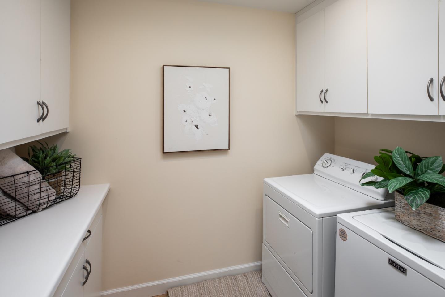 Detail Gallery Image 21 of 36 For 72 Bay Tree Ln, Los Altos,  CA 94022 - 2 Beds | 2 Baths