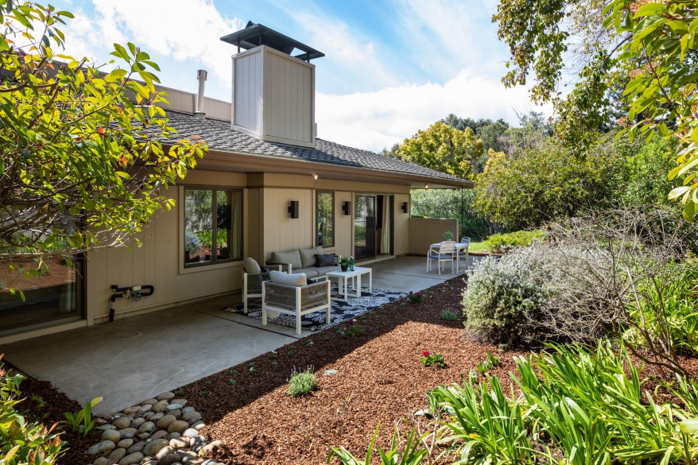 Detail Gallery Image 23 of 36 For 72 Bay Tree Ln, Los Altos,  CA 94022 - 2 Beds | 2 Baths