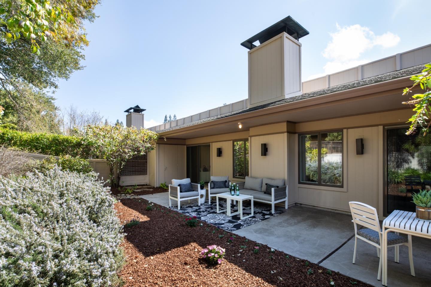 Detail Gallery Image 24 of 36 For 72 Bay Tree Ln, Los Altos,  CA 94022 - 2 Beds | 2 Baths