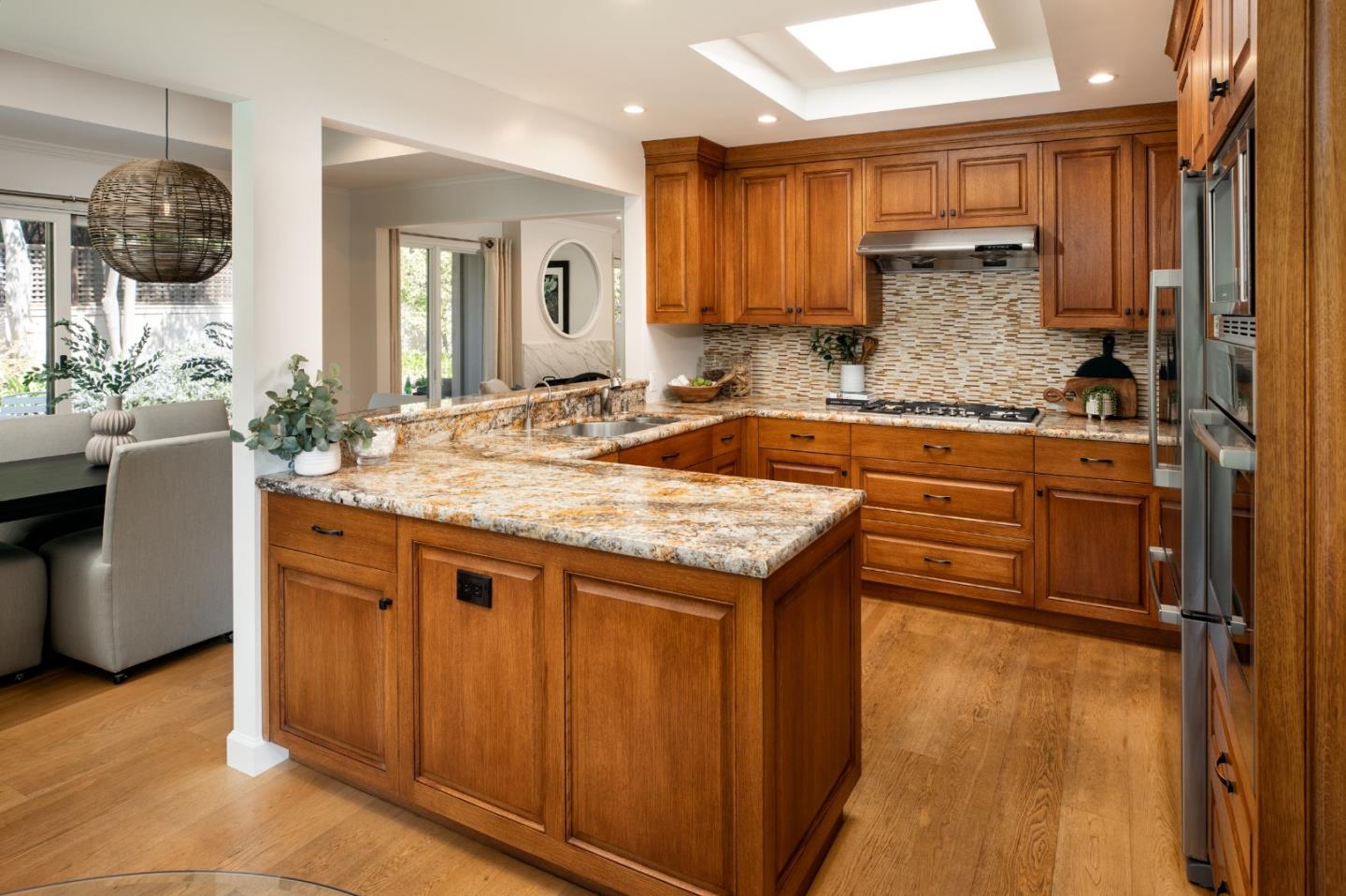 Detail Gallery Image 5 of 36 For 72 Bay Tree Ln, Los Altos,  CA 94022 - 2 Beds | 2 Baths