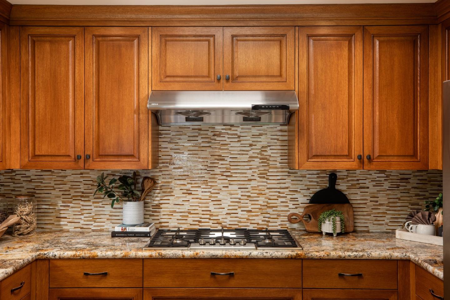 Detail Gallery Image 6 of 36 For 72 Bay Tree Ln, Los Altos,  CA 94022 - 2 Beds | 2 Baths