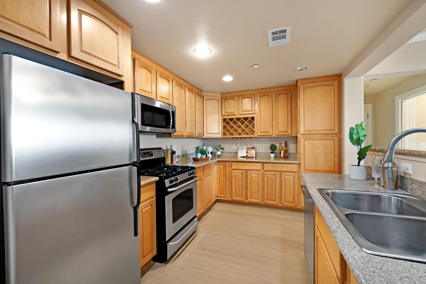 Detail Gallery Image 9 of 23 For 2220 Gellert Blvd #4104,  South San Francisco,  CA 94080 - 2 Beds | 2 Baths