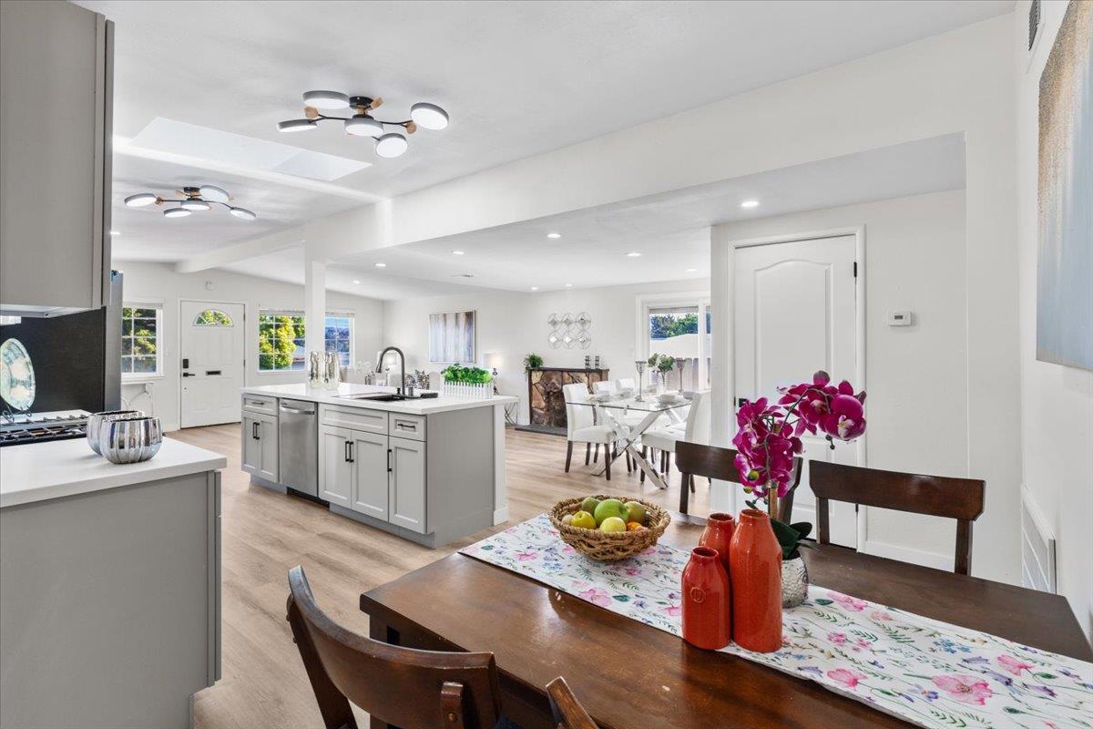 Detail Gallery Image 13 of 30 For 207 Wilshire Ave, Vallejo,  CA 94591 - 4 Beds | 3 Baths