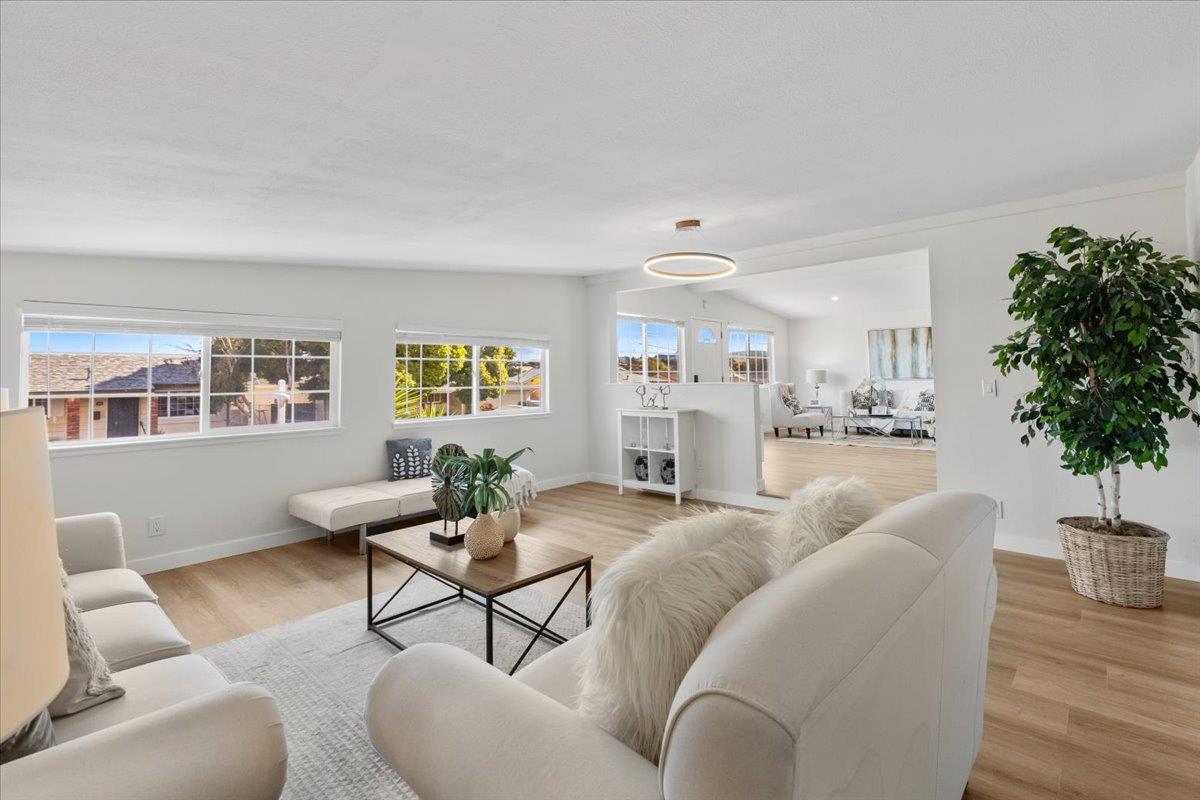 Detail Gallery Image 4 of 30 For 207 Wilshire Ave, Vallejo,  CA 94591 - 4 Beds | 3 Baths
