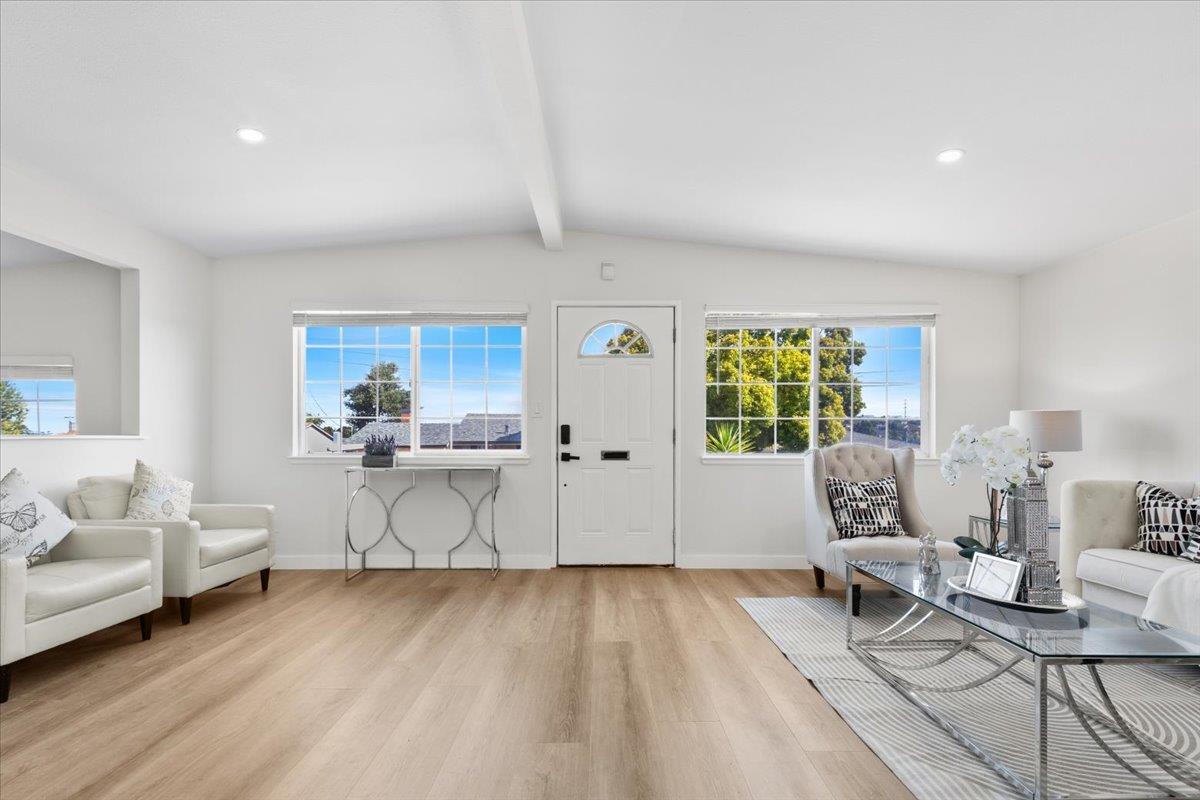 Detail Gallery Image 6 of 30 For 207 Wilshire Ave, Vallejo,  CA 94591 - 4 Beds | 3 Baths
