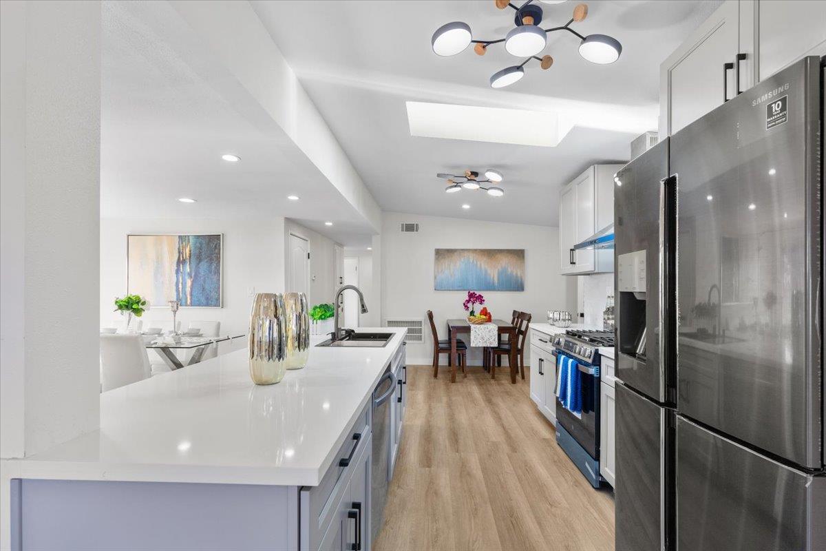 Detail Gallery Image 8 of 30 For 207 Wilshire Ave, Vallejo,  CA 94591 - 4 Beds | 3 Baths