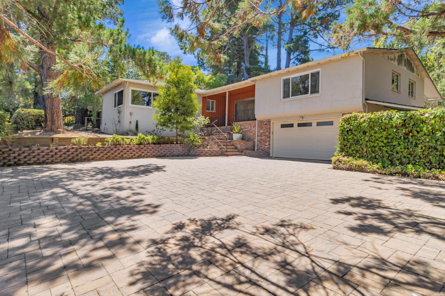 Detail Gallery Image 2 of 31 For 940 Black Mountain Rd, Hillsborough,  CA 94010 - 3 Beds | 2 Baths