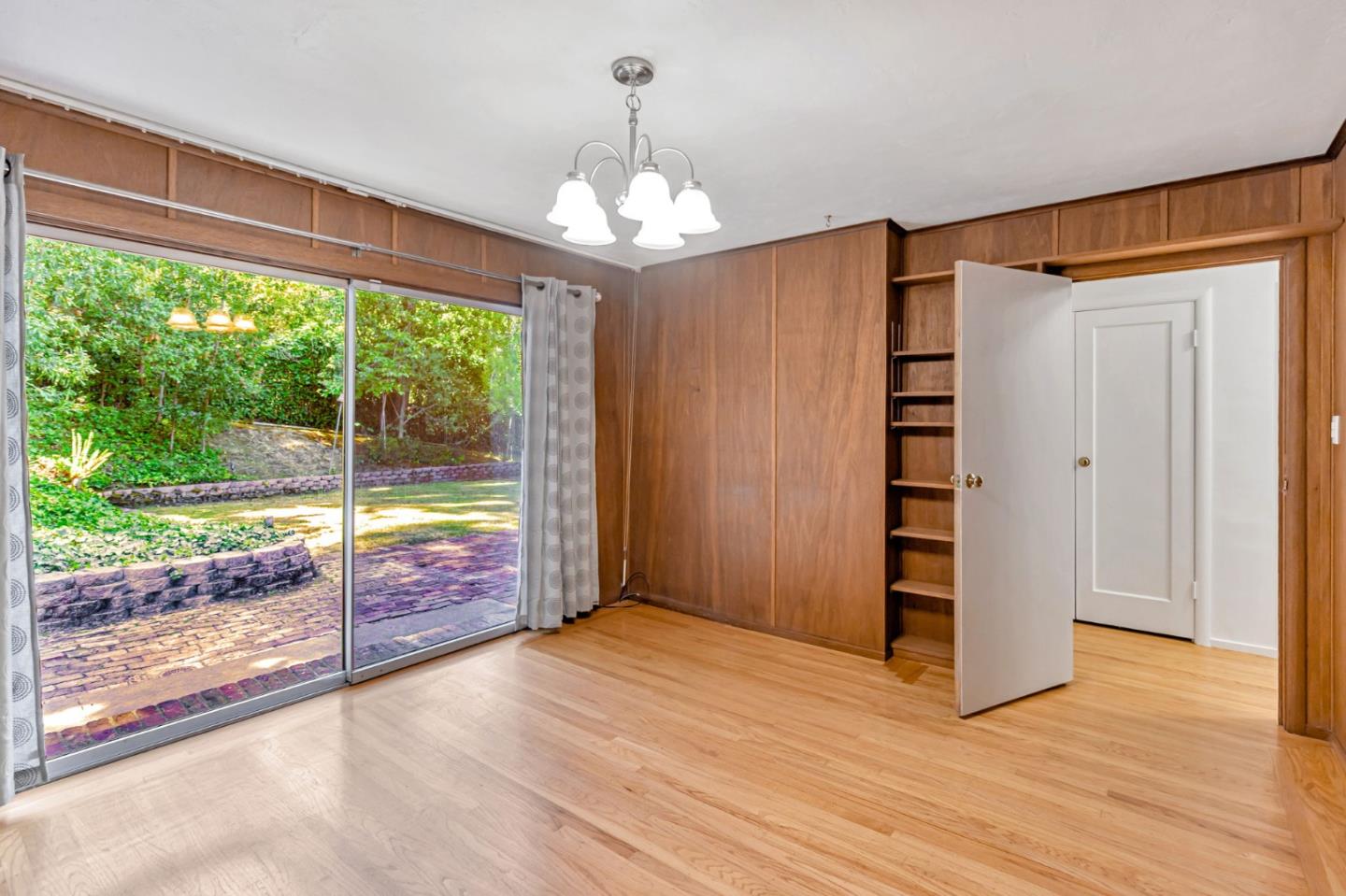 Detail Gallery Image 20 of 31 For 940 Black Mountain Rd, Hillsborough,  CA 94010 - 3 Beds | 2 Baths