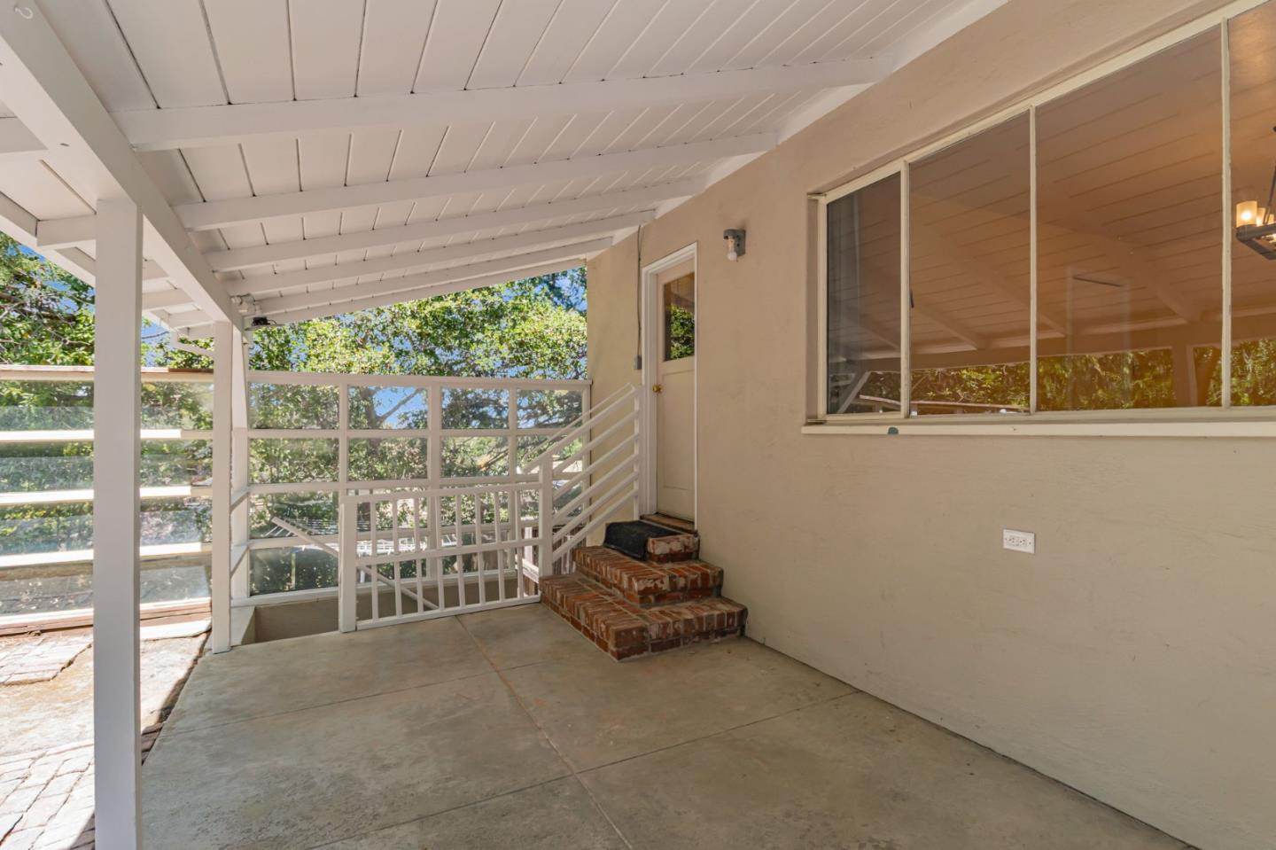 Detail Gallery Image 23 of 31 For 940 Black Mountain Rd, Hillsborough,  CA 94010 - 3 Beds | 2 Baths