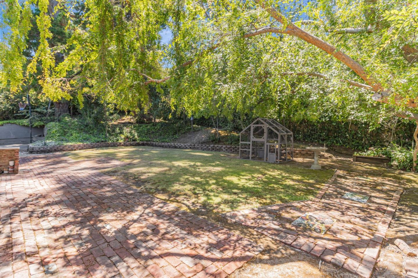 Detail Gallery Image 26 of 31 For 940 Black Mountain Rd, Hillsborough,  CA 94010 - 3 Beds | 2 Baths