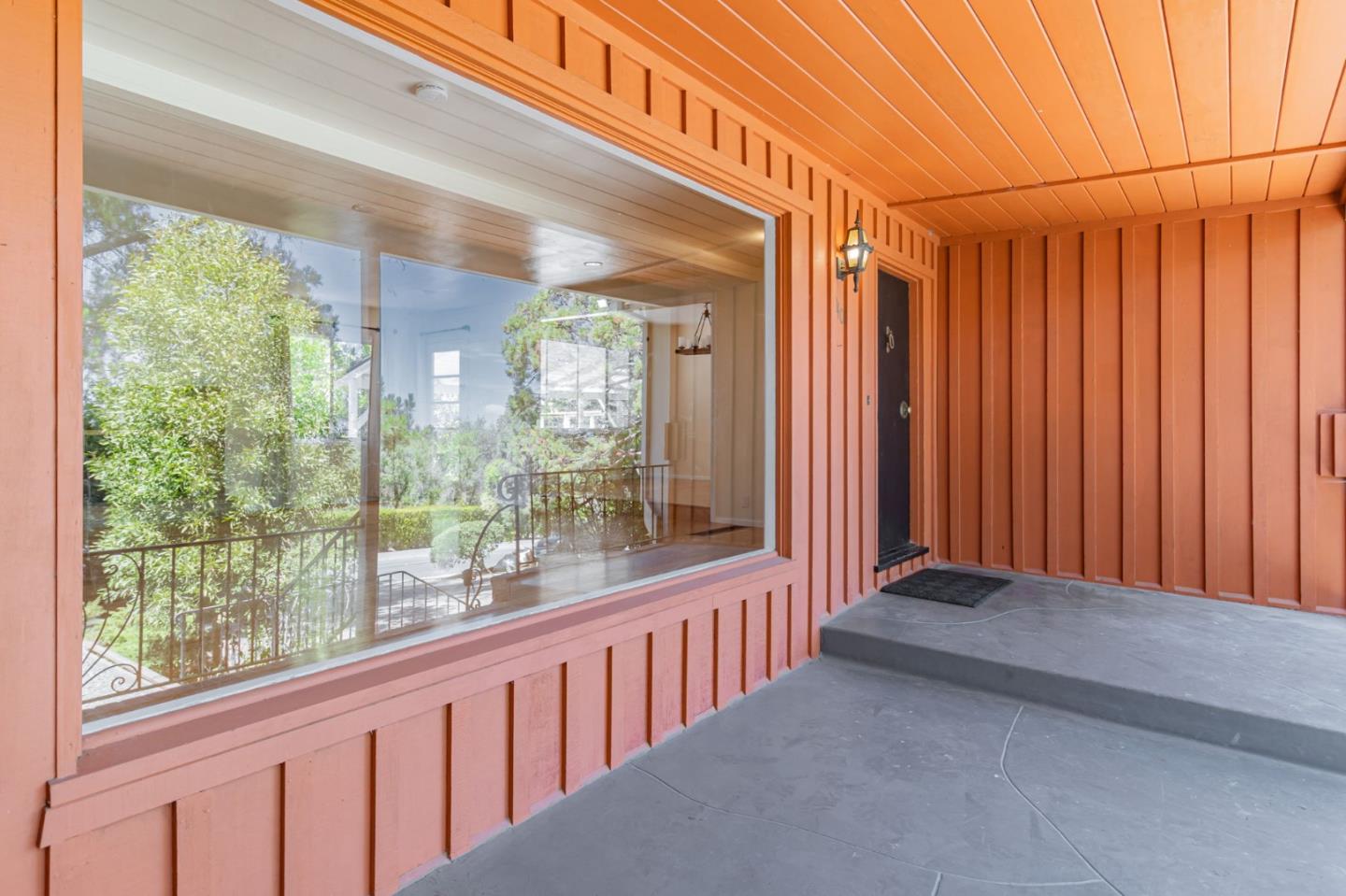 Detail Gallery Image 3 of 31 For 940 Black Mountain Rd, Hillsborough,  CA 94010 - 3 Beds | 2 Baths