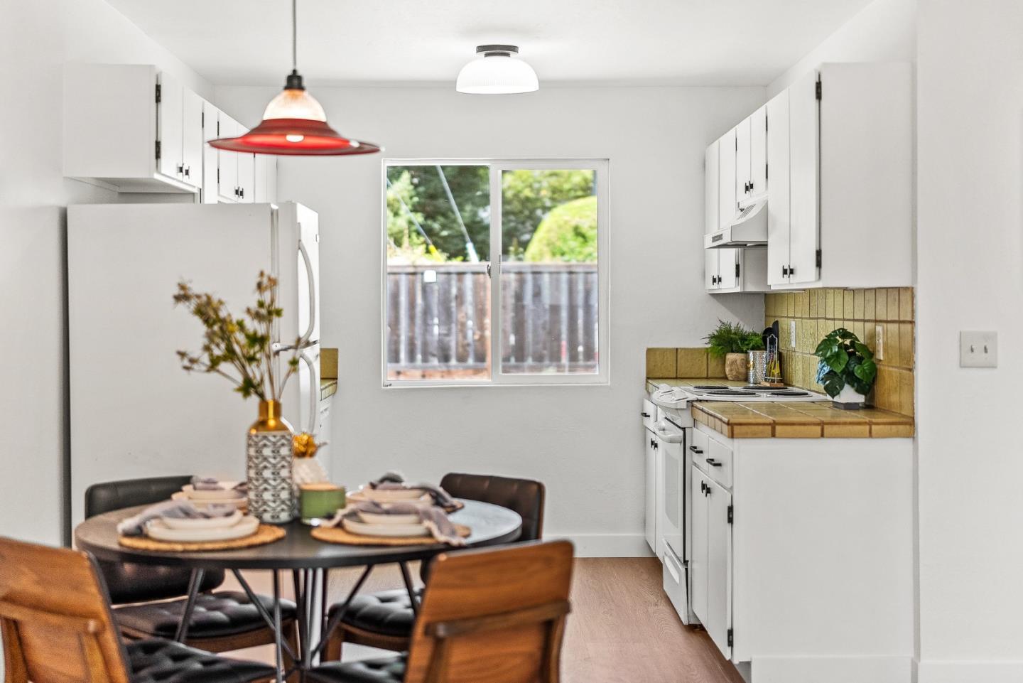 Detail Gallery Image 13 of 49 For 3268 Mission Dr, Santa Cruz,  CA 95065 - 8 Beds | 4 Baths