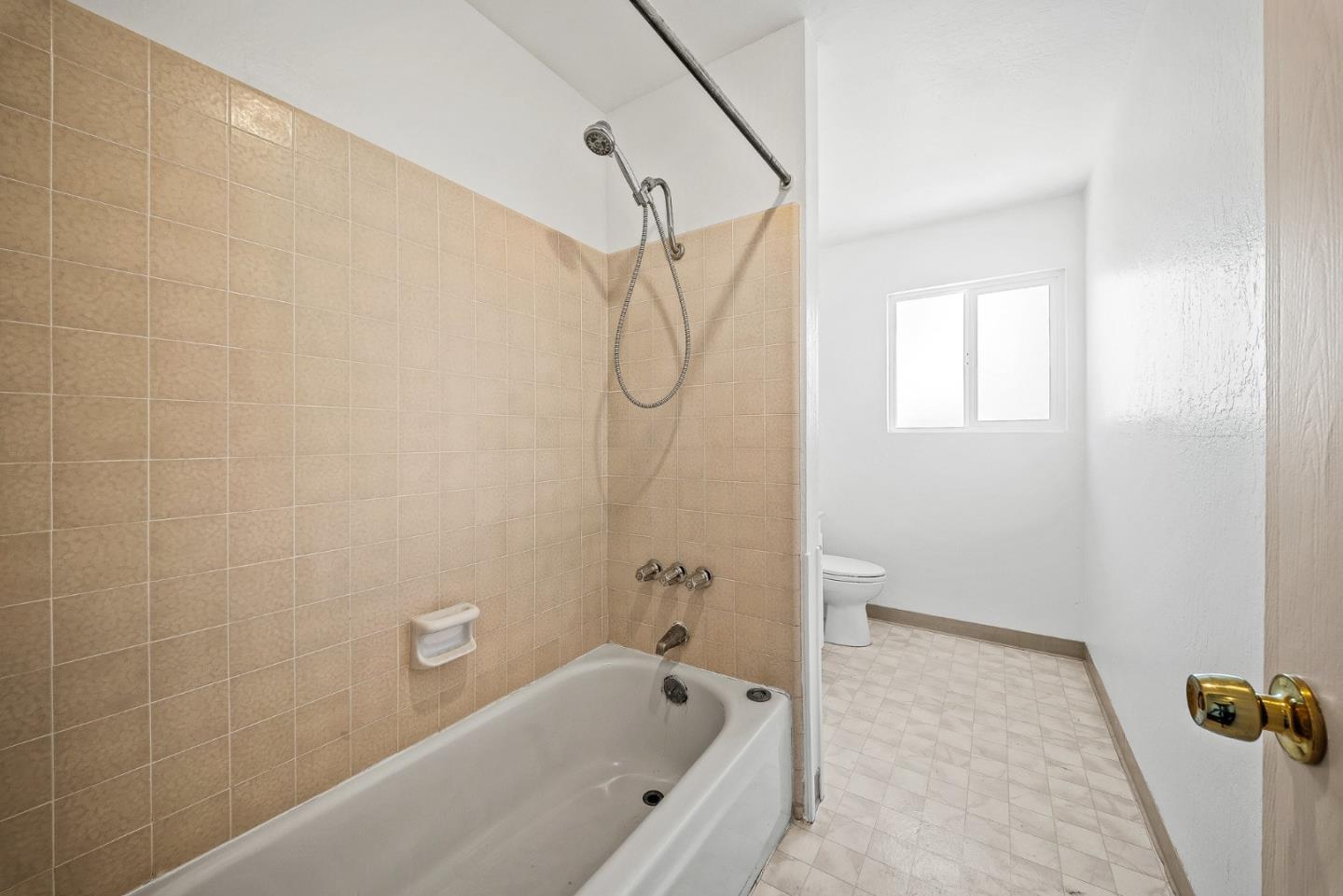Detail Gallery Image 31 of 49 For 3268 Mission Dr, Santa Cruz,  CA 95065 - 8 Beds | 4 Baths