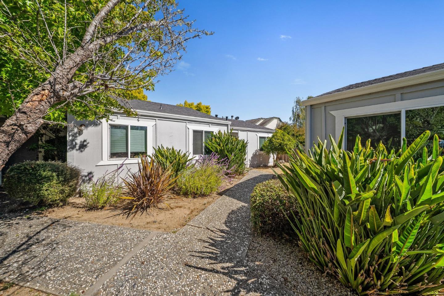 Detail Gallery Image 6 of 49 For 3268 Mission Dr, Santa Cruz,  CA 95065 - 8 Beds | 4 Baths