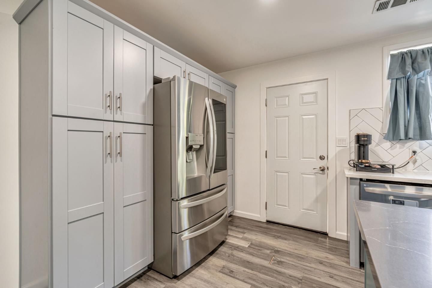 Detail Gallery Image 16 of 39 For 176 Garner Dr, Sunnyvale,  CA 94089 - 4 Beds | 3 Baths