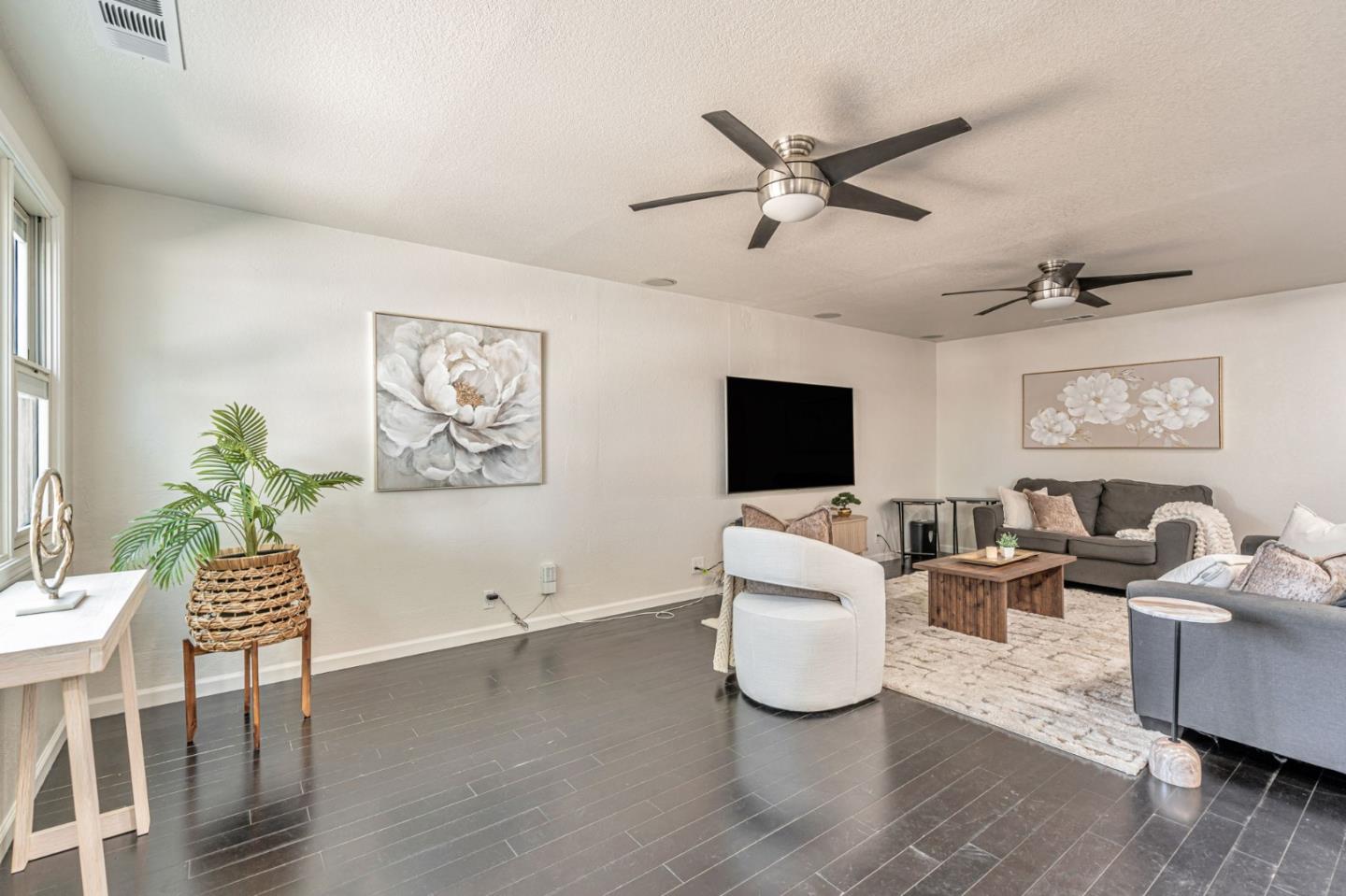 Detail Gallery Image 6 of 39 For 176 Garner Dr, Sunnyvale,  CA 94089 - 4 Beds | 3 Baths