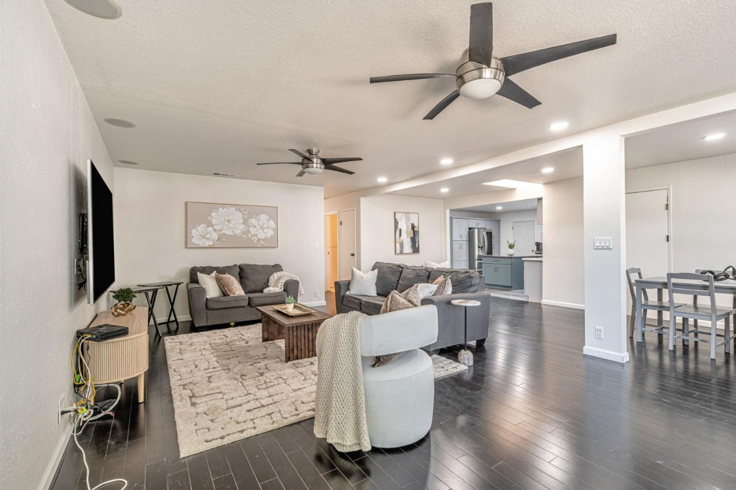Detail Gallery Image 7 of 39 For 176 Garner Dr, Sunnyvale,  CA 94089 - 4 Beds | 3 Baths