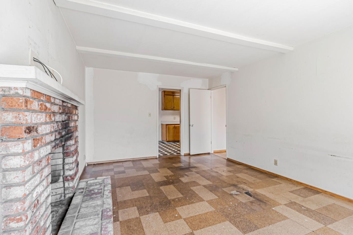 Detail Gallery Image 14 of 44 For 945 San Ramon Ct, Mountain View,  CA 94043 - 4 Beds | 2 Baths