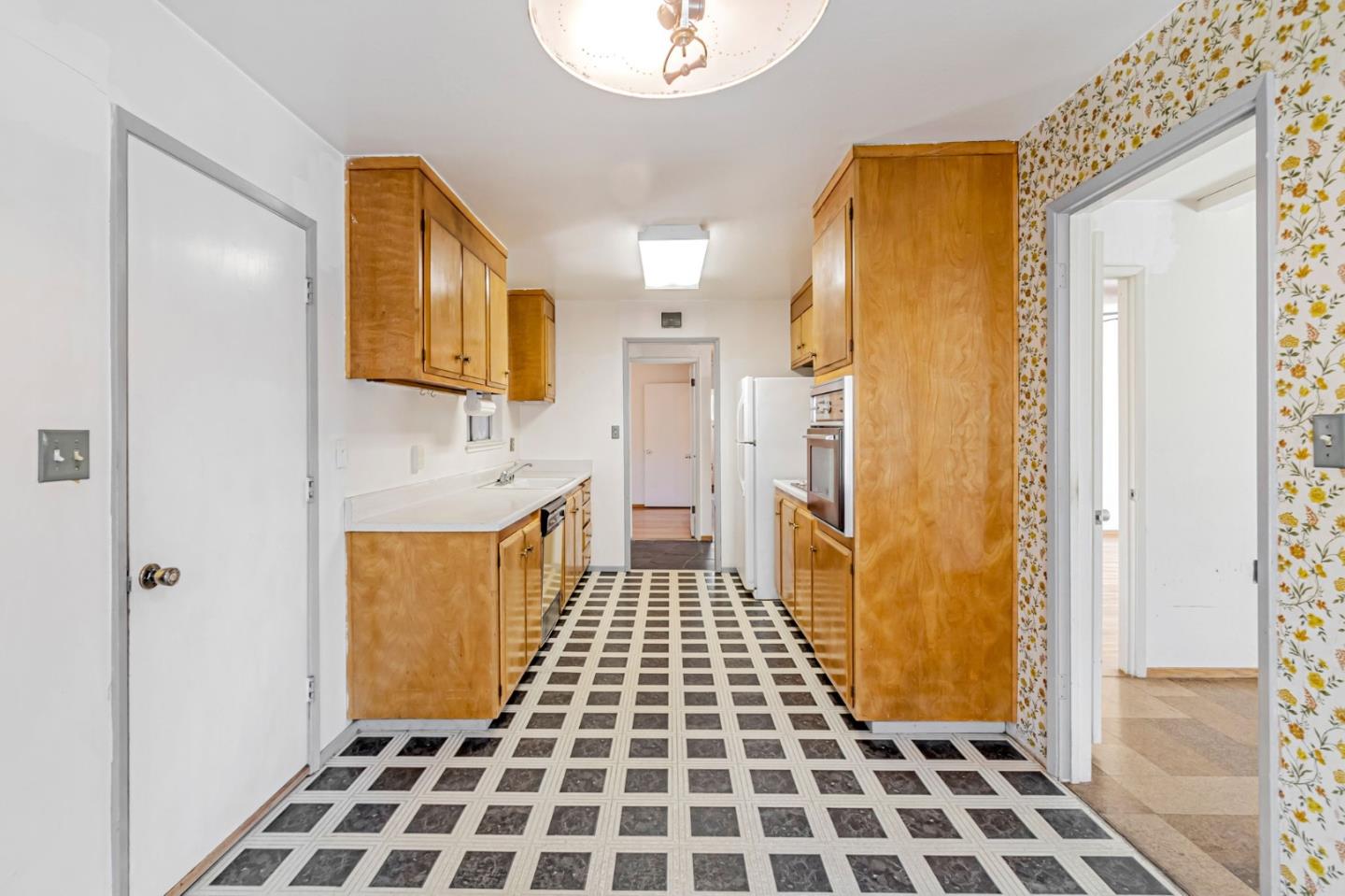 Detail Gallery Image 15 of 44 For 945 San Ramon Ct, Mountain View,  CA 94043 - 4 Beds | 2 Baths