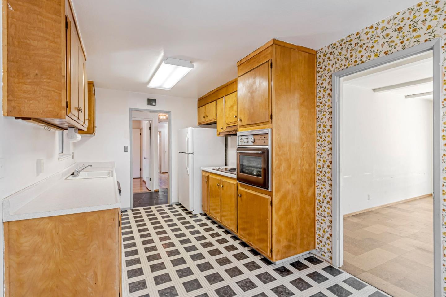 Detail Gallery Image 16 of 44 For 945 San Ramon Ct, Mountain View,  CA 94043 - 4 Beds | 2 Baths